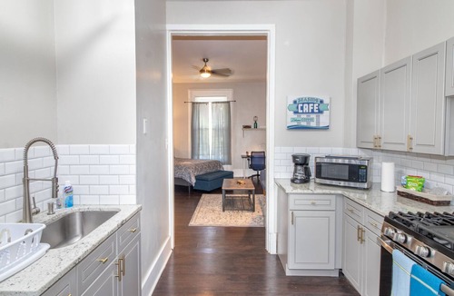 East Price Hill Apartment | Location! Fresh, Clean Studio 3 Miles from Downtown Cincinnati