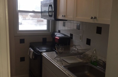 Highlands House | location location .04 mile city center 5Br/1 Full Baths, wifi, Netflx-freePARK