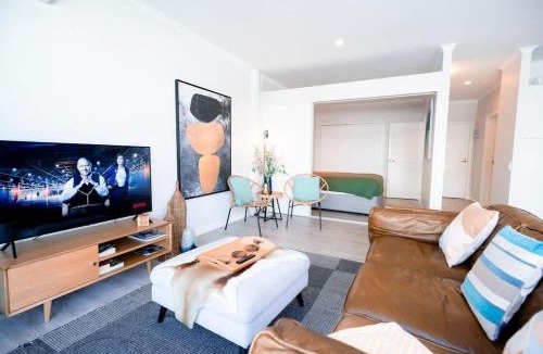 Auckland Central Business District Apartment | Location Location! Harbourside Apartment with Parking