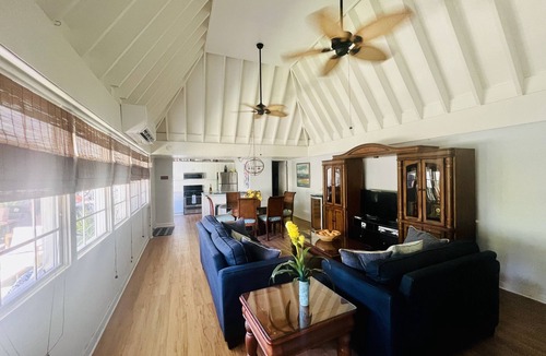 Frydendal Villa | Location, Location, Location! Front fully renovated villa, 30 seconds to Water!
