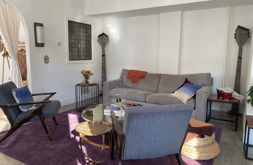 Beacon Apartment | LOCATION LOCATION LOCATION IN THE HEART OF BEACON & RIGHT ON MAIN STREET.