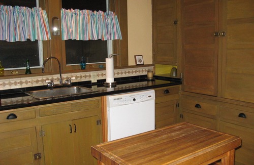 West Eugene House | Location! Location! Location! Easy access to everything Eugene, arts to outdoors