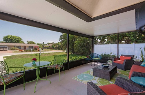 Naples Park House | LOCATION, LOCATION, LOCATION.