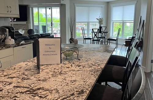 North Central Edmonton Condo | Location, Location,Luxurious 1141 sq ft condo in close to all major amenities