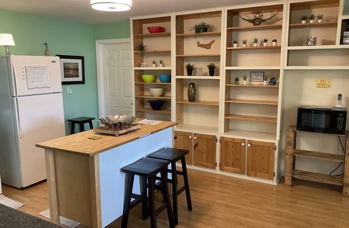 New Glasgow House | Location! Restaurants, Shops, and Parks, All Within Walking Distance!