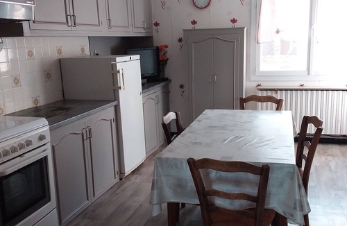 Saint-Victor-et-Melvieu Apartment | Location Vacances Appartement Dans Maison Village. Au Pays des Raspes du Tarn