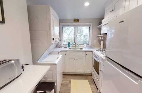 Barnstable Apartment | Location - Walk to Beach - Pool Access - Waterviews