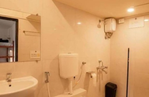Park Road Hostel | Locomo Hostel OG - Stay Work Eat
