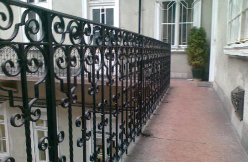 Nepszinhaz negyed Hostel | Locomotive Hostel