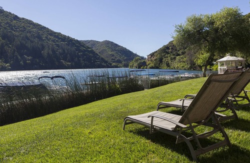 Upper Lake Apartment | Lodge Executive Suite - The Lodge At Blue Lakes