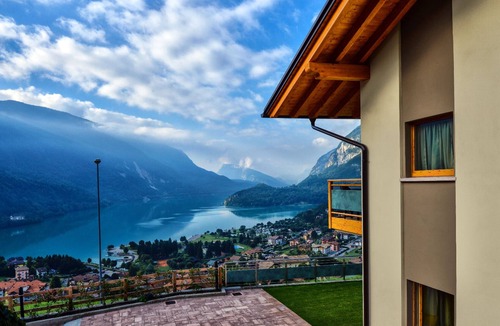 Molveno Villa | Lodge le Soleil: White Suite &Panorama 5*