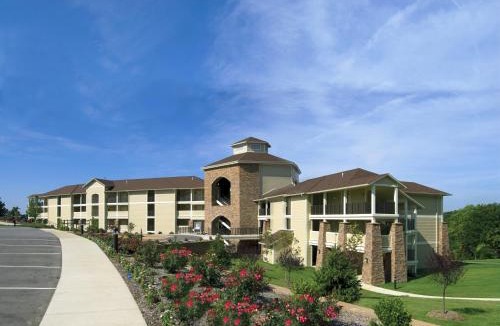 Village of Four Seasons Resort | Lodge of Four Seasons Golf Resort, Marina & Spa