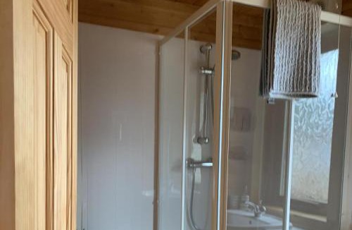 Hawick House | Lodge with river view - sleeps 6 - pet friendly