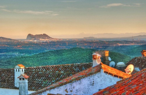 Castillo de Castellar Apartment | Lodging in a medieval hamlet, a wonderful experience. Restaurant,Info Point.Sl 3