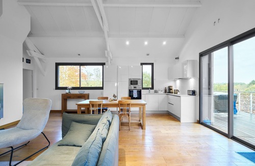 Saint-Jean-d'Eyraud Apartment | Loft Ôrizon at Domaine De L'ô