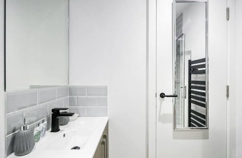 Bishop's Stortford Apartment | Loft 3 stunning loft style apartment near Stansted