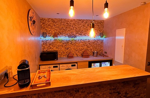 Cronenbourg Est Apartment | Loft 85m2 Jacuzzi Hammam Billiards Bar Shower Sauna