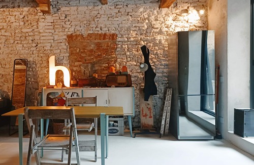 Ferrara Historic Centre Apartment | Loft & Art