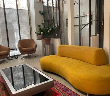 Beziers City Centre Apartment | Loft Atypique - Climatisé - Hyper centre - Calme - Petite terrasse