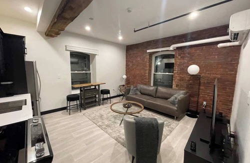 Truro Apartment | Loft, bright & spotless 1 BR with 6 appliances