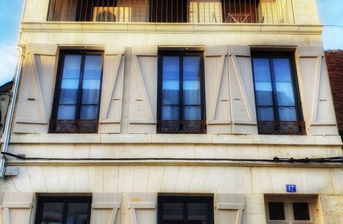 La Charite-sur-Loire Apartment | Loft chêne, beautiful duplex with balcony