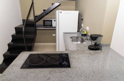 Barra da Lagoa Apartment | Loft com Smart Lock e Ar perto do Projeto Tamar