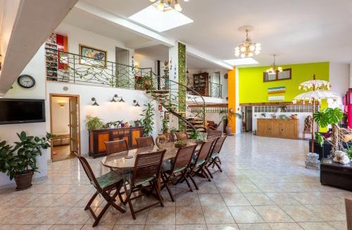 Aimargues Villa | Loft d'exception 350m2 spacieux et lumineux avec piscine à 15 min de la mer