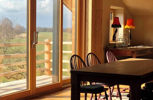 Uebersee Apartment | Loft flat by Chiemsee with panoramic window