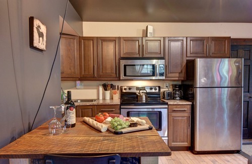 Cantley Cabin | Loft ideal for a couple. 9km from casino 5km Nordik spa Nature 6km Gatineau Park