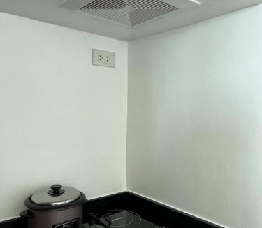 Malamig Apartment | Loft in Boni - Work friendly - Cityview - up to 8pax