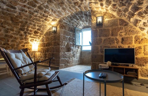 Acre Old City Apartment | Loft in the wall