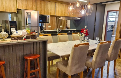 Vila Iara Apartment | Loft Lindo com Ar Condic, WIFI, Perto de Capivari