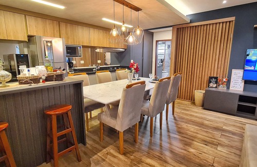 Vila Iara Apartment | Loft Lindo com Ar Condic, WIFI, Perto de Capivari