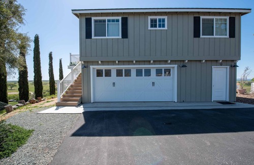 Paso Robles House | Loft on Vineyard Estate w/360 Views and Hot Tub!