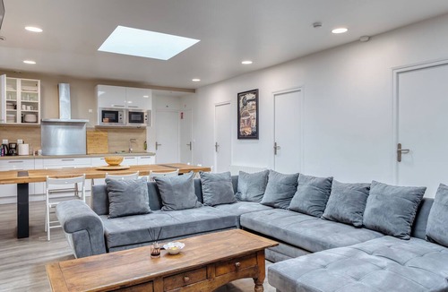 Saint-Etienne-du-Rouvray Apartment | Loft pour 14 personnes