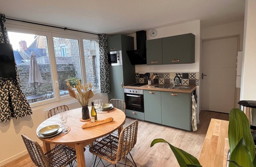 Avranches Apartment | Loft relaxation in the heart of Avranches - Private Jacuzzi & comfort for 2 to 4 people