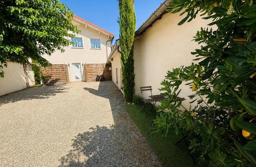 Bourg-Saint-Christophe Apartment | Loft, Studio and Love Rooms
