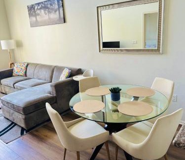 Culver - West Apartment | Loft Style,2 Beds ,Flexible self check in,Pool