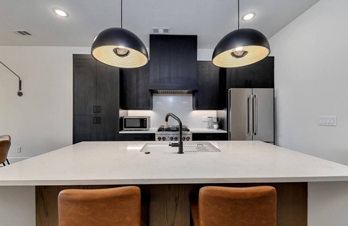 Castleberry Hill Apartment | Loft Style Spacious Lux Apt 203, sleeps 6