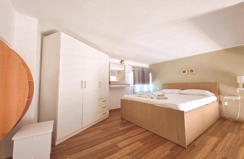 Spata-Artemida Apartment | Loft Suites - by Avelink