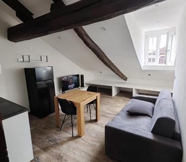 Roman Quarter Apartment | Loft Torino Centro