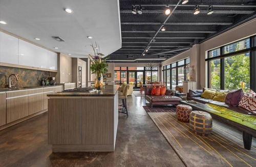 Downtown Fort Worth Apartment | Loft w/Massive Rooftop Deck Walk to Sundance
