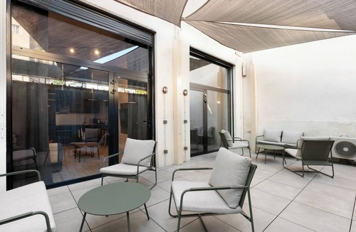 Cimiez Apartment | Loft with hanging net Japanese WC with terrace