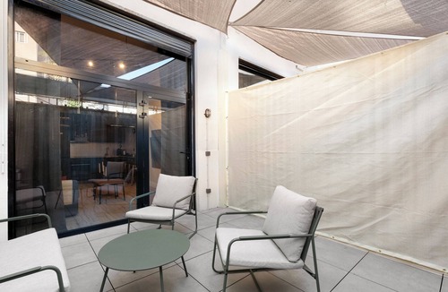 Cimiez Apartment | Loft with hanging net Japanese WC with terrace