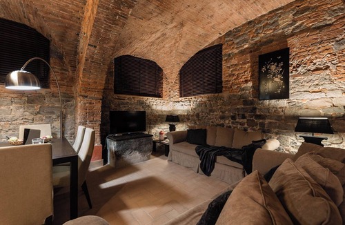 Matraia Apartment | Loft with Stone vaults in Villa Storica