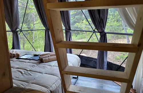 Division No. 3 Cabin | Lofted Equipped Dome with Picnic Table, Deck and BBQ in Alberta