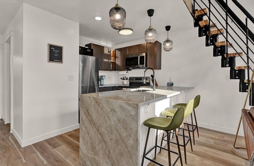 Babe Denny Cottage | Lofted house 3 min from Lucas Oil Stadium/downtown