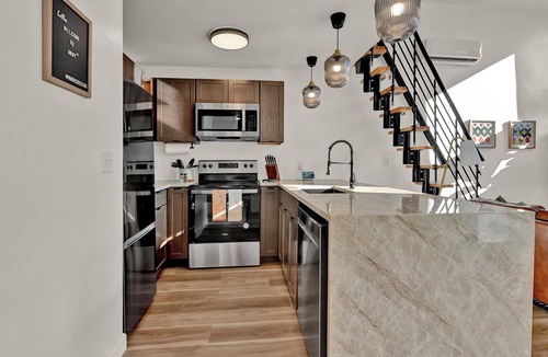 Babe Denny Cottage | Lofted house 3 min from Lucas Oil Stadium/downtown