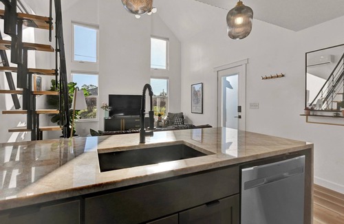 Babe Denny Cottage | Lofted house 3 min from Lucas Oil Stadium/downtown