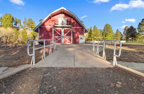 Heber Apartment | Lofted Legacy Barn, White Mountains AZ